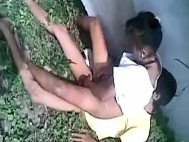 Abg Ketauan Di Kebun Disuruh Muncratin Walahar Karawang poster