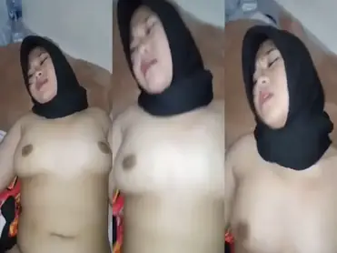 bokep abg hijap toketnya di kenyot lanjut jilmek poster