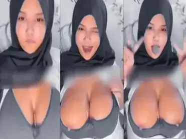 Bokep Indo Jadi Pengen Remas Susu ARRAZYNY Hijab poster
