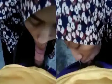 Bokep Indo Jilbab Cantik Emut Kontol Pacar poster