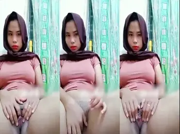 Bokep Jilbab Remaja Kirim Foto Colmek Buat Pacar Sange poster