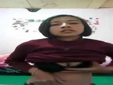 Cam Cewe Baju Coklat Rambut Pendek Sange Terus poster