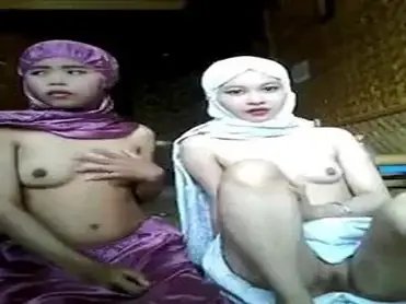 Cam Jilbab Putih Ungu Pamer Meki 2 poster