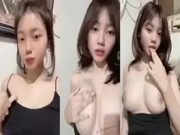 Dokumentasi Pribadi Pricillia Di Kamar Kost poster