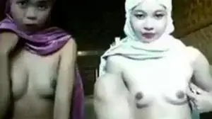 Dua ABG Berjilbab Pamer Memek Dan Toket backdrop