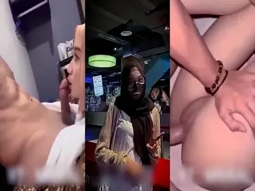 Gadis Cantik Pasrah Digempur Pria Mokondo Di Kasur poster