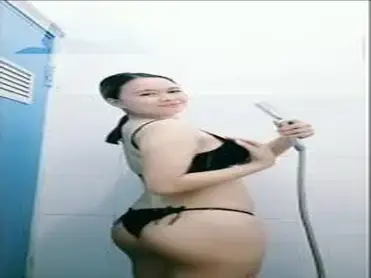 Koleksi Keindahan Mona Bagian Dua Berparas Ayu poster