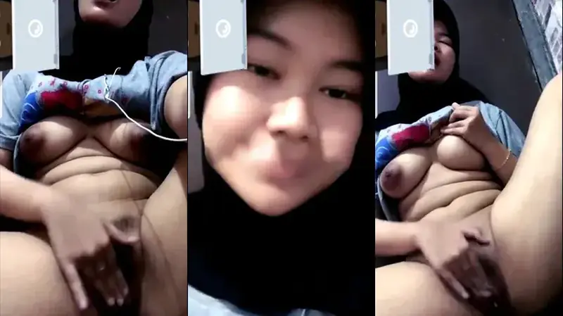 Mahasiswi Hijab VCS Sensual Obati Rindu Pacar backdrop