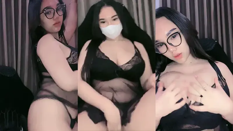Ratu Glowing Montok Pamer Lingerie Hitam Viral Hot backdrop