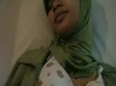 Video Sex Ibu Guru Berjilbab Nakal Ngentot poster